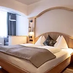 Zellerhof Penzion 3*