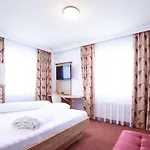 Zellerhof 招待所 3*