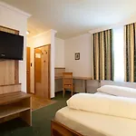 Zellerhof 3*