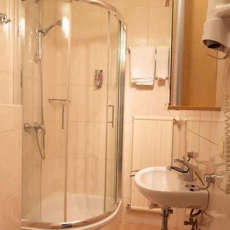 בית הארחה Zellerhof 3*