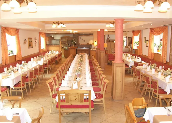 Zellerhof בית הארחה